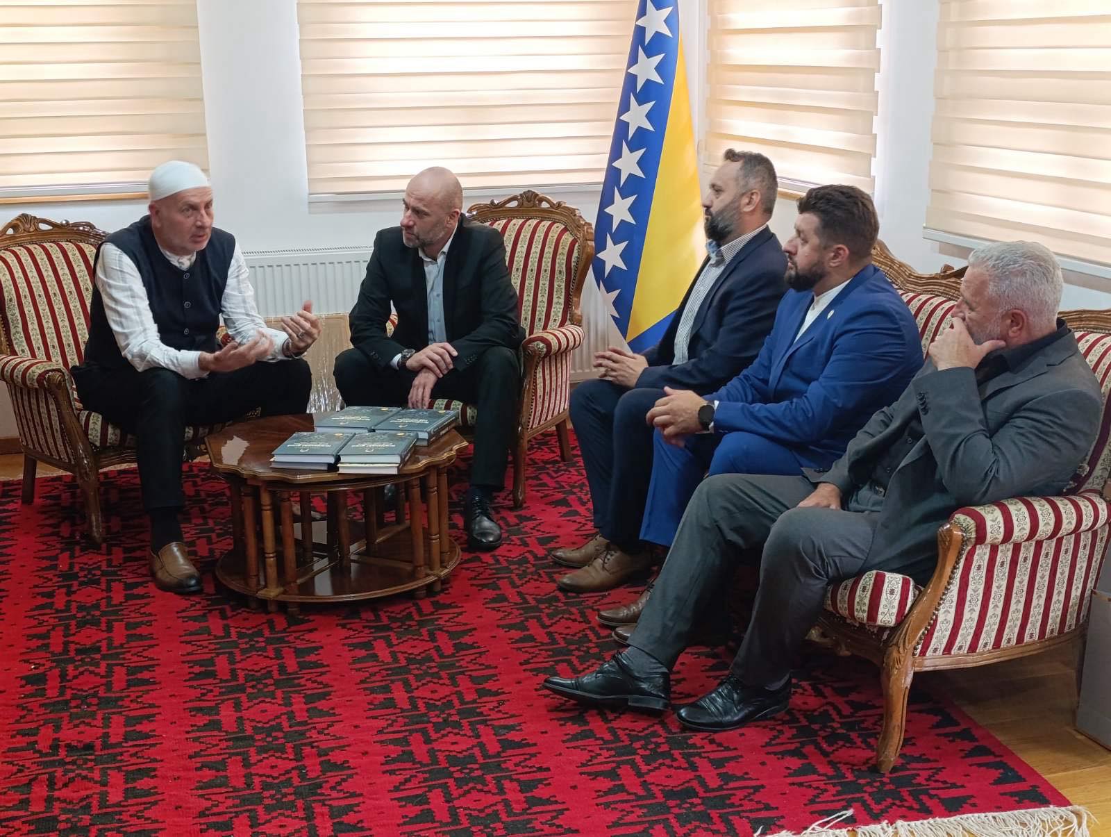 Glavni imami Muftijstva travničkog gosti-hatibi na području Muftijstva goraždanskog