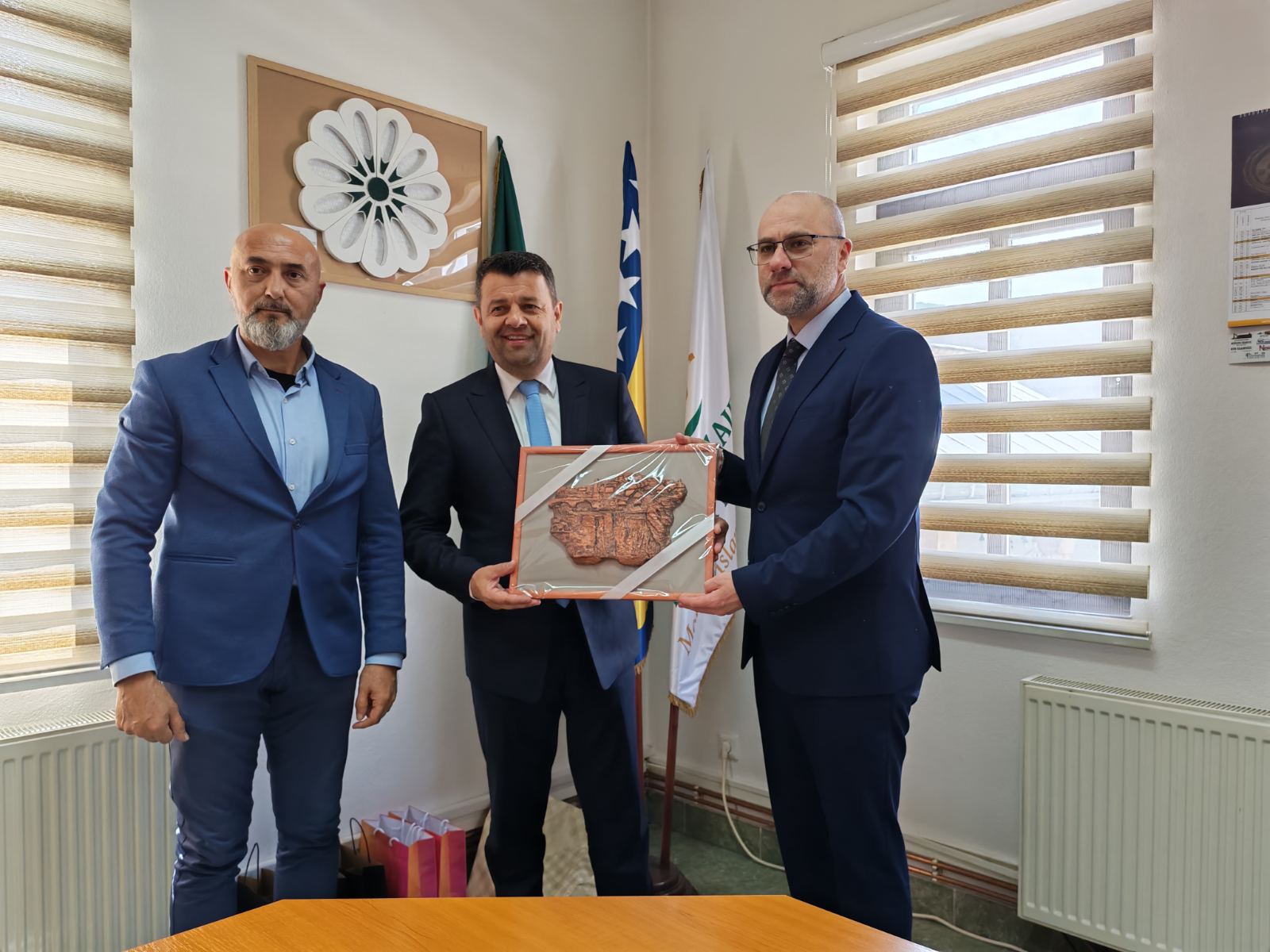Ministar Hurtić u posjeti Medžlisu IZ Jajce